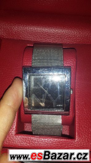DKNY nošené hodinky