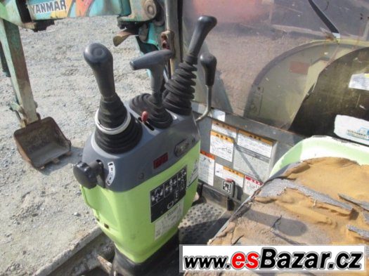 Pásový minibagr Yanmar B1U s hmotností 980 kg