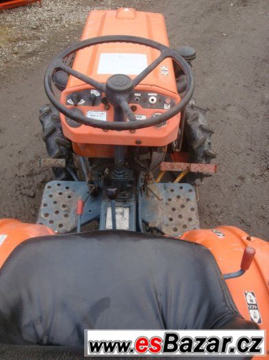 Malotraktor Kubota B7001, 4X4, 14 Hp, tříválec Malotraktor Kubota B7001, 4X4, 14 Hp, tříválec