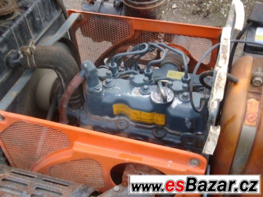 Malotraktor Kubota B7001, 4X4, 14 Hp, tříválec Malotraktor Kubota B7001, 4X4, 14 Hp, tříválec