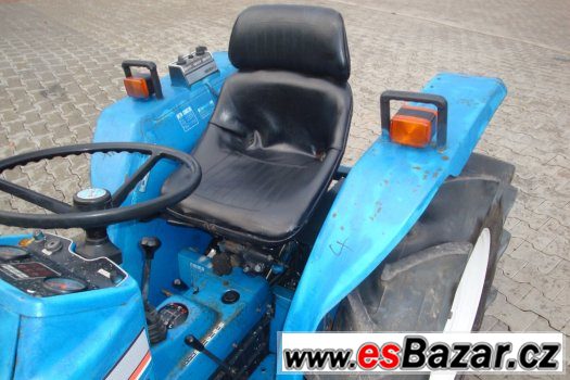 Malotraktor ISEKI TU2100 s výkonem 21 Hp, 4x4, tříválec Malotraktor ISEKI TU2100 s výkonem 21 Hp, 4x4, tříválec