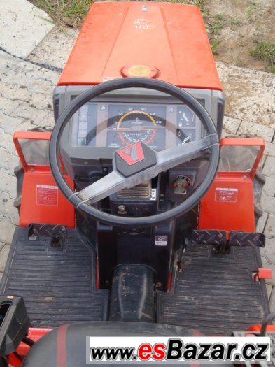 Malotraktor Yanmar F145, 14 Hp, pohon 4x4, tříválec Malotraktor Yanmar F145, 14 Hp, pohon 4x4, tříválec