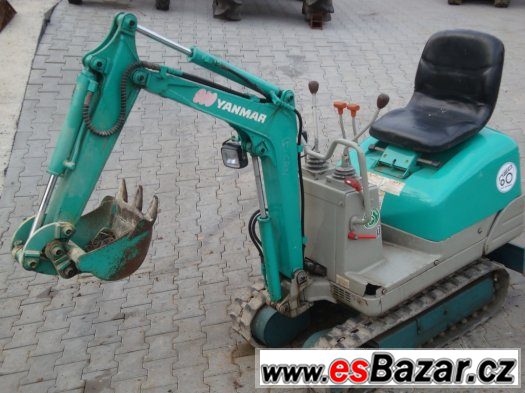 Minibagr Yanmar B05, minirypadlo s hmotností 500 kg