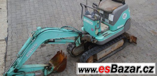 Minibagr KOBELCO SK007 hmotnost 760 kg, dvouválcový motor