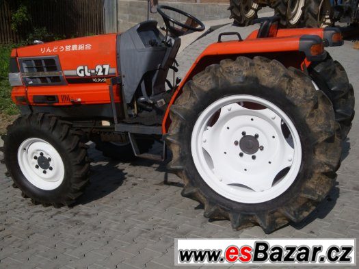 Traktor KUBOTA Grandel GL27DT, Výkon 27 Hp, 4x4 Traktor KUBOTA Grandel GL27DT, Výkon 27 Hp, 4x4