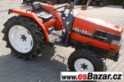 Traktor KUBOTA Grandel GL27DT, Výkon 27 Hp, 4x4 Traktor KUBOTA Grandel GL27DT, Výkon 27 Hp, 4x4