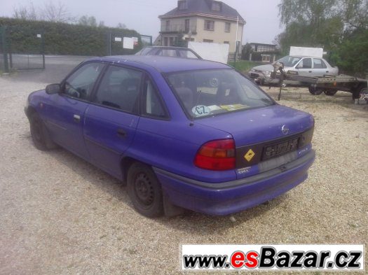 OPEL ASTRA sedan 1,6i, r.v. 1997