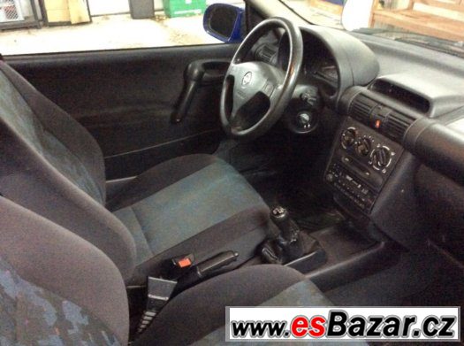 Opel Corsa 1.0i  Edition 2000