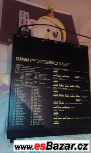 Kytarový multiefekt YAMAHA FX550