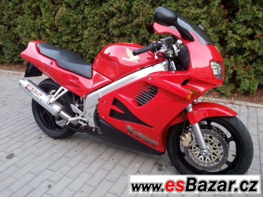 vfr-750f-rc36ii-1997-top-stav