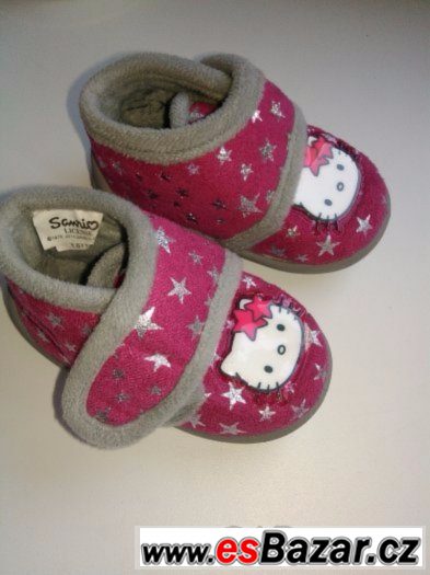backurky-hello-kitty-vel-19-stav-pekny