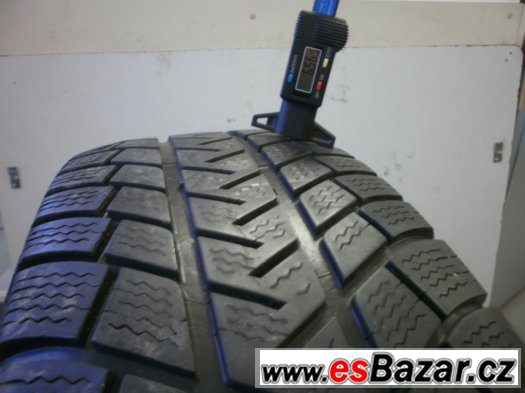 Prodám 2 x zimní pneu Michelin 235/65-17 Prodám 2 x zimní pneu Michelin 235/65-17