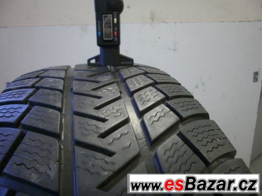 Prodám 2 x zimní pneu Michelin 235/65-17 Prodám 2 x zimní pneu Michelin 235/65-17
