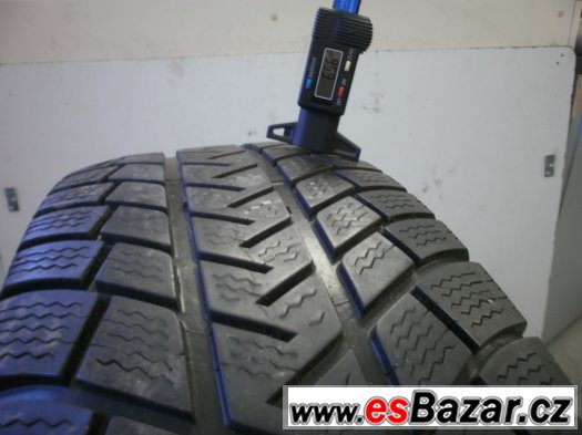 Prodám 2 x zimní pneu Michelin 235/65-17 Prodám 2 x zimní pneu Michelin 235/65-17