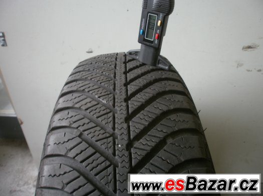 Prodám 2 x zimní pneu Goodyear 175/70-14 Prodám 2 x zimní pneu Goodyear 175/70-14