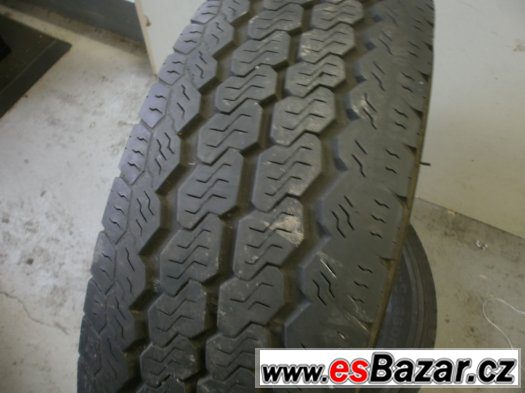 Prodám 2 x zimní pneu 215/75 -16 C Prodám 2 x zimní pneu 215/75 -16 C
