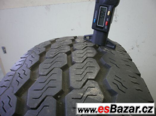 Prodám 2 x zimní pneu 215/75 -16 C Prodám 2 x zimní pneu 215/75 -16 C