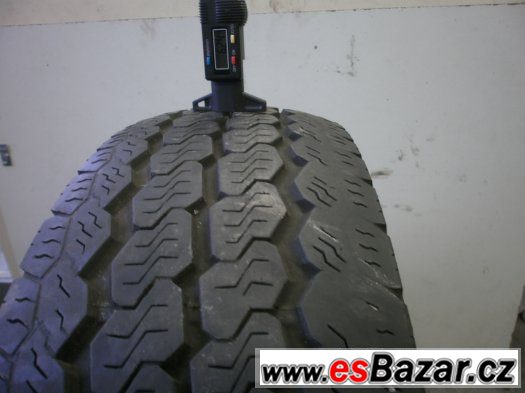 Prodám 2 x zimní pneu 215/75 -16 C Prodám 2 x zimní pneu 215/75 -16 C