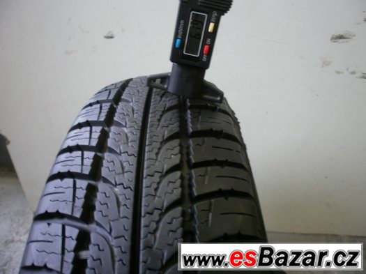 Prodám 2 x zimní pneu Kumho 155/80-13 pěkné Prodám 2 x zimní pneu Kumho 155/80-13 pěkné