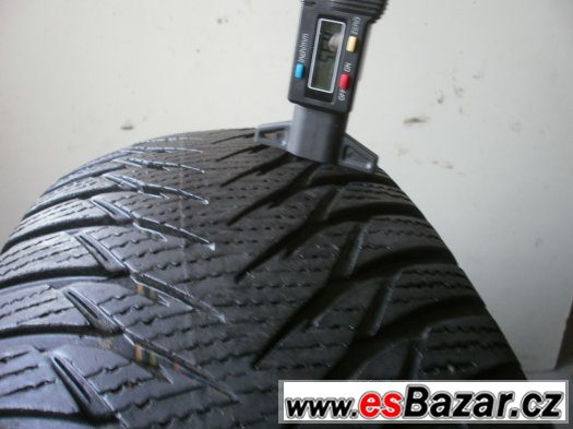 Prodám 2 x zimní pneu Goodyear 205/55-16 Prodám 2 x zimní pneu Goodyear 205/55-16