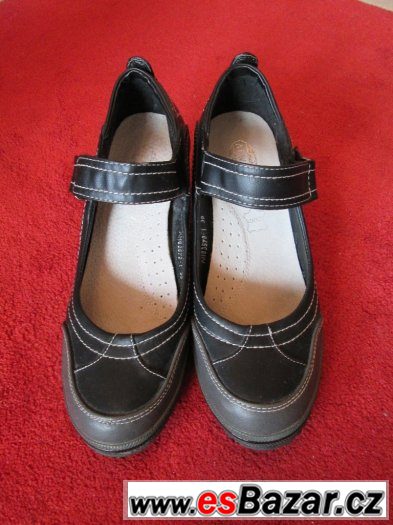 Dámské černé boty