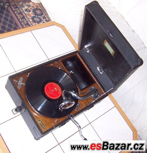 Prodám nádherný gramofon na kliku značky ELEKTROLA Prodám nádherný gramofon na kliku značky ELEKTROLA