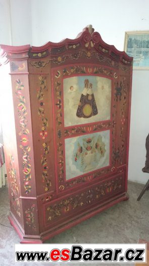 Malovaný nábytek – starožitný