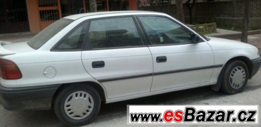 PRODAM DILY NA OPEL ASTRA F 1,7 TD  SEDAN