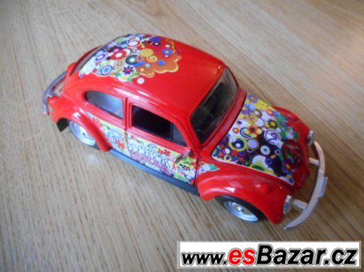 model auta Red Hippie VW Beetle