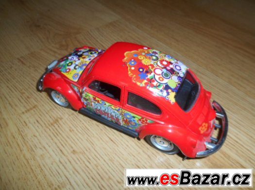 model auta Red Hippie VW Beetle