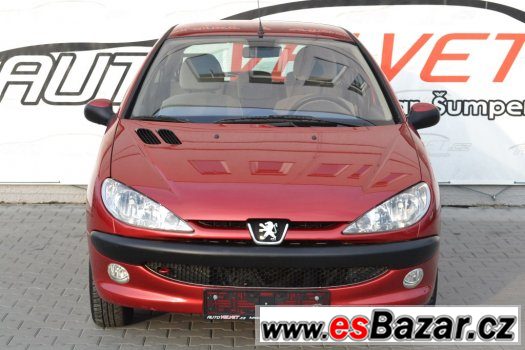 Prodám Peugeot 206 1.4i klima, centrál, serviska, POCTIVÉ KM