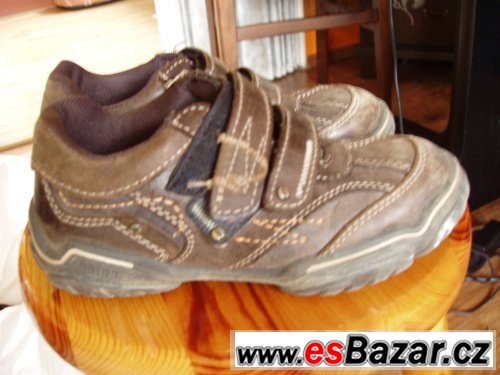 DĚTSKÉ PODZIMNÍ BOTY VEL. 31 A NIKE VEL.35 DĚTSKÉ PODZIMNÍ BOTY VEL. 31 A NIKE VEL.35