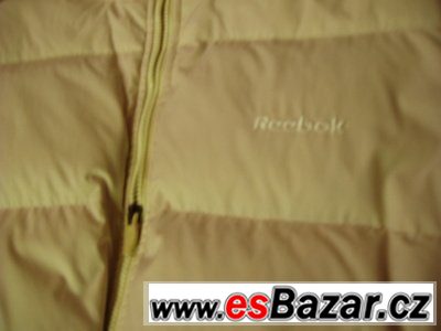 KRÁSNÁ PÉŘOVÁ BUNDA REEBOK VEL. 38/M