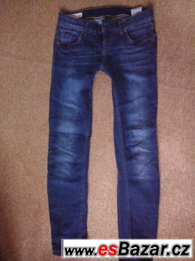 elastické džíny s nízkým pasem
