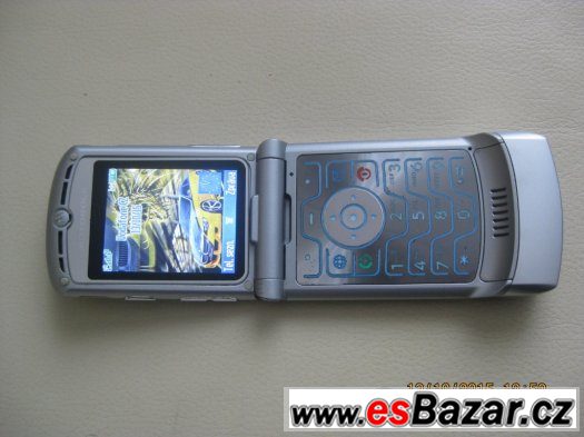 Motorola RazrV3 silver v původní hliníkové krabici - ZÁRUKA