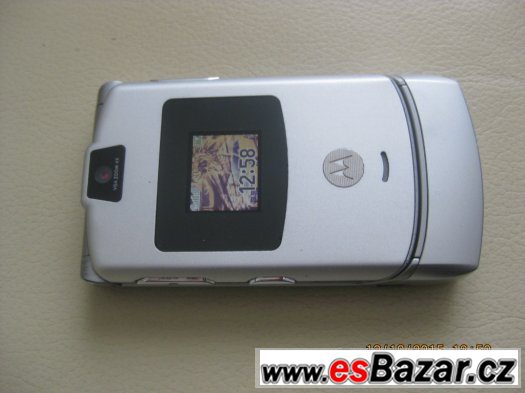 Motorola RazrV3 silver v původní hliníkové krabici - ZÁRUKA