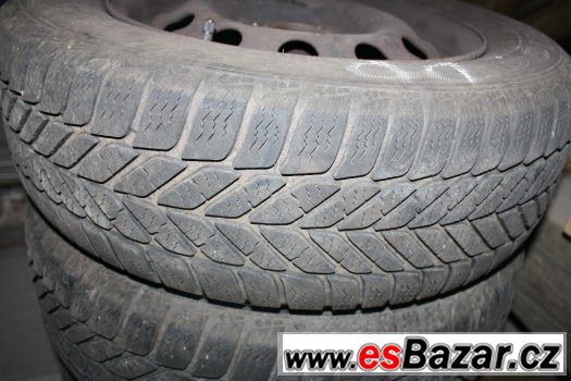 Prodám zimních pneu na ocelových discích FORD Focus Prodám zimních pneu na ocelových discích FORD Focus