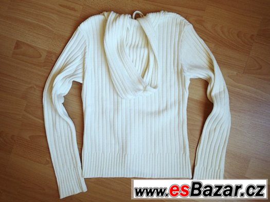 Bílý svetr na zip