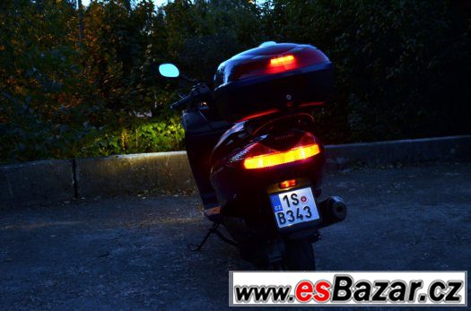 Suzuki Burgman AN 200