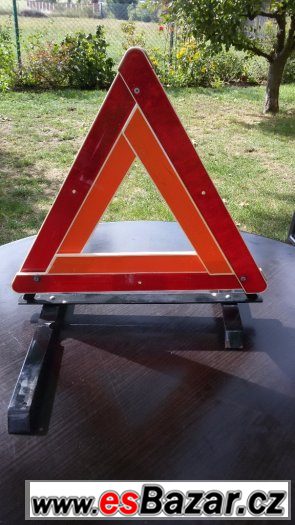 skladaci-trojuhelnik-zamek-na-volant-t