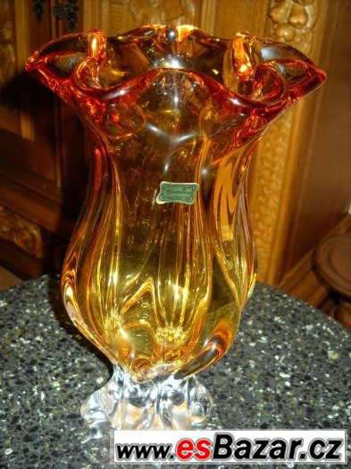 Skvostná nádherná vaza -Jantarové sklo,znač.Egermann, výška2