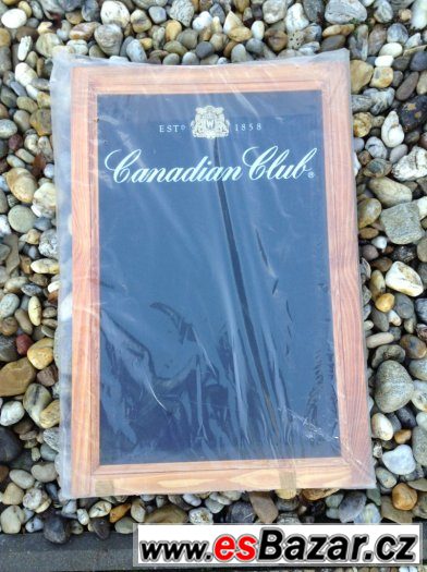 Dřevěné tabule Canadian Club a Carolans