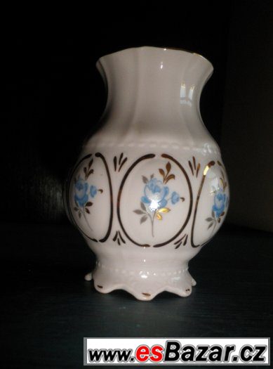 VÁZIČKA Z RUŽOVÉHO PORCELÁNU