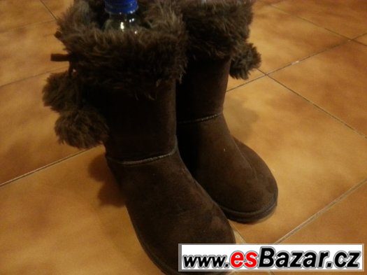 Zimní teplé sněhule typu UGG, vel 37-38 Zimní teplé sněhule typu UGG, vel 37-38
