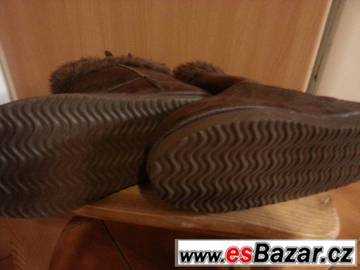 Zimní teplé sněhule typu UGG, vel 37-38 Zimní teplé sněhule typu UGG, vel 37-38