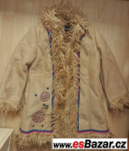 krasny-zimni-kabat-inscene-na-holcicku-vel-128-skoro-novy
