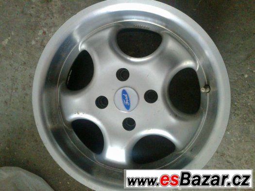 Ford Alu kola 15x7 tvrdochrom leštěne s limcem za 3000kč.