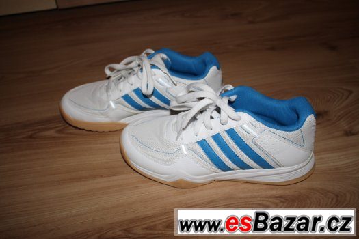 Nové sálové tenisky Adidas vel. 38