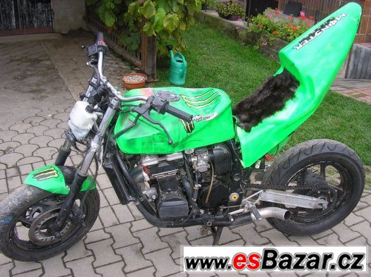 Prodám díly na KAWASAKI GPX 600 A Rok 1994 stunt riding