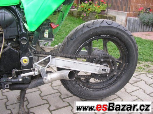 Prodám díly na KAWASAKI GPX 600 A Rok 1994 stunt riding